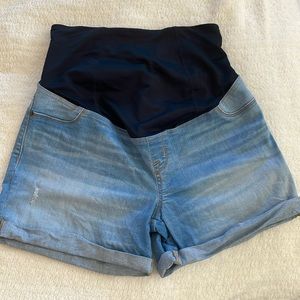 Isabel Matenrity by Ingrid & Isabel midi denim short size 6